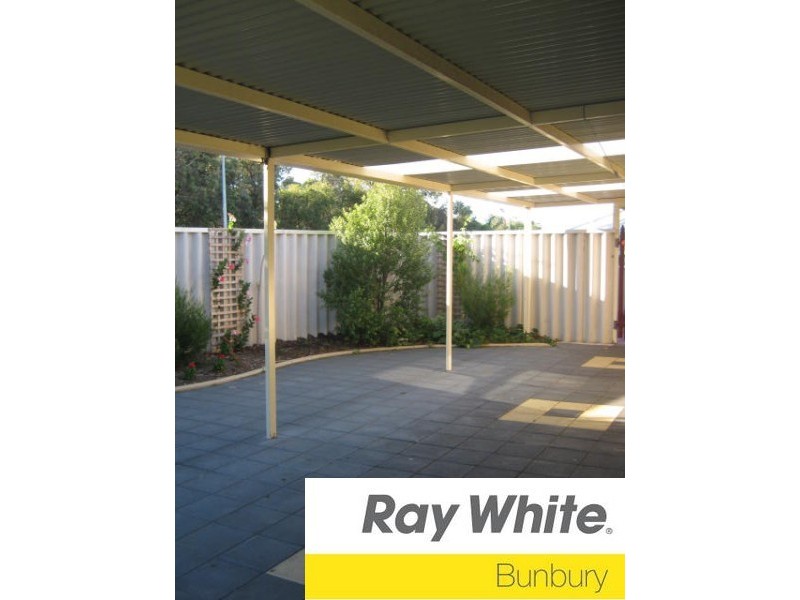 14 Pembroke St, College Grove WA 6230