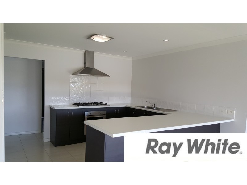 43 Illawarra Drive, Millbridge WA 6232