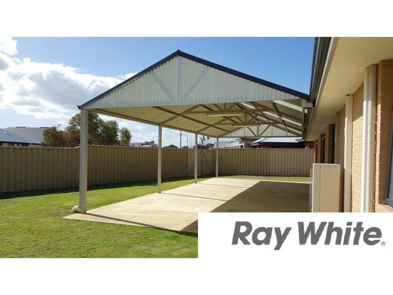 43 Illawarra Drive, Millbridge WA 6232