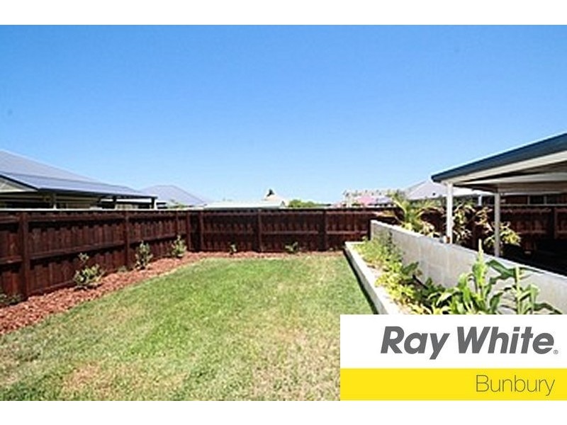 90 Macquarie Drive, Australind WA 6233