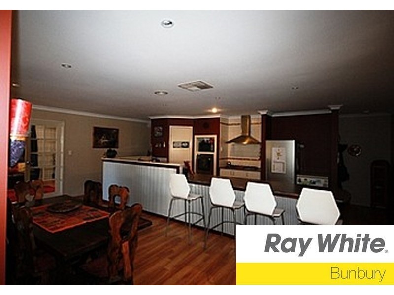 90 Macquarie Drive, Australind WA 6233