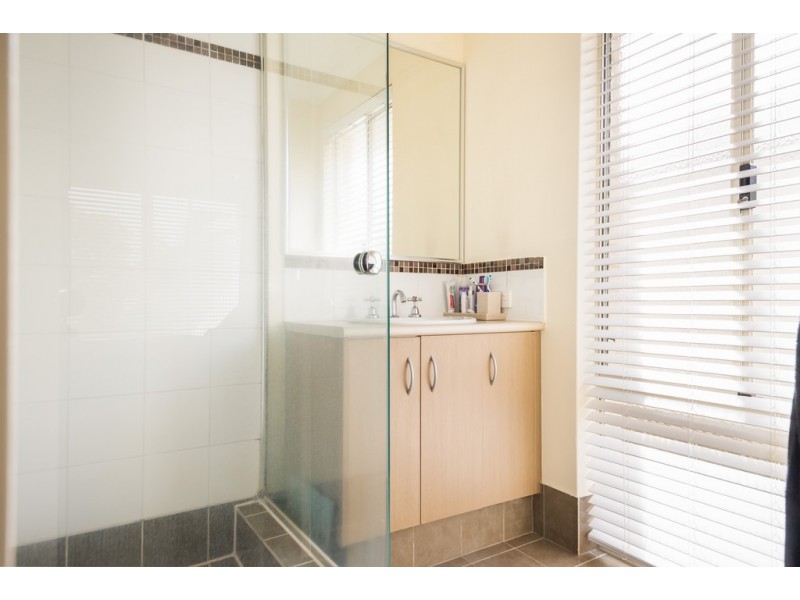 15 Zircon Way, Australind WA 6233