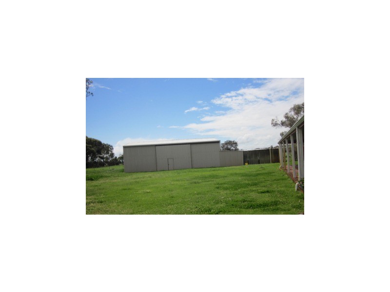 11 Peppermint Grove Road, Capel WA 6271