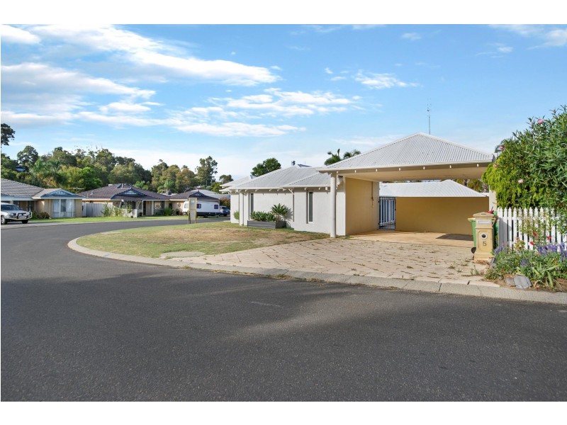 5 Christchurch Place, College Grove WA 6230