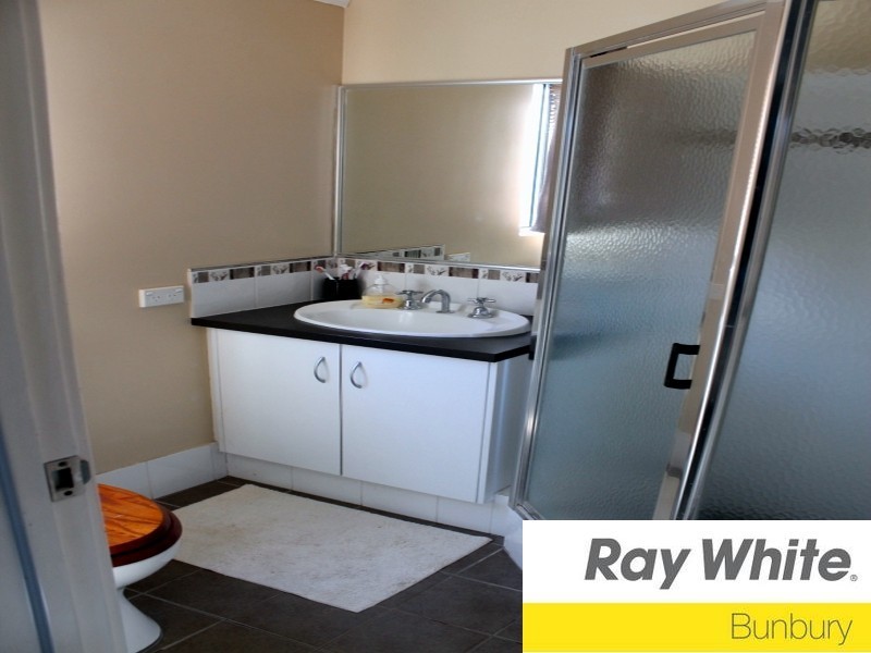 63 Macquarie Drive, Australind WA 6233