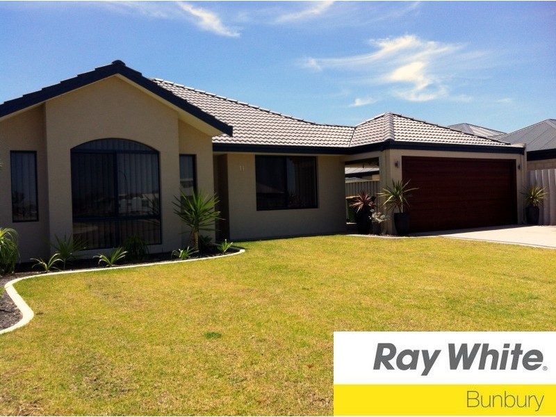 11 Murtin Road, Dalyellup WA 6230