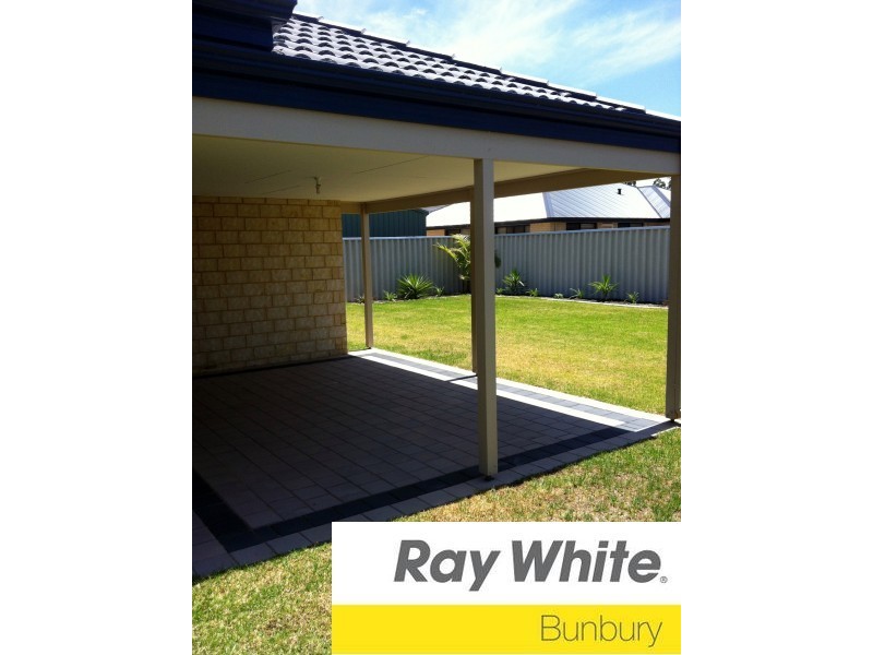 11 Murtin Road, Dalyellup WA 6230