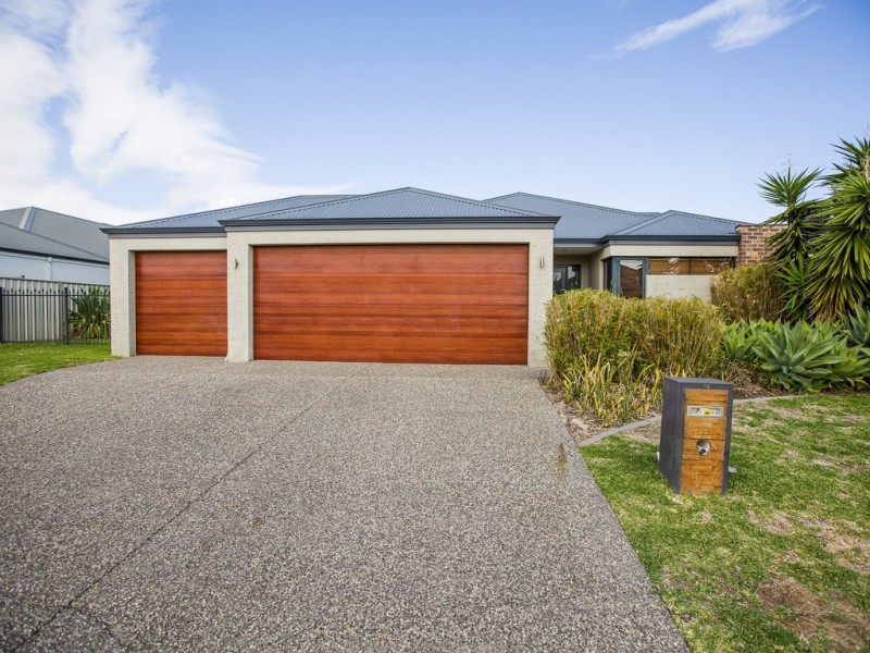 12 Lunar Avenue, Australind WA 6233