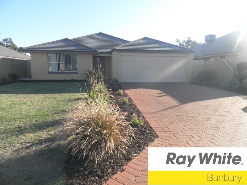 28 Mooralup Turn, Dalyellup WA 6230