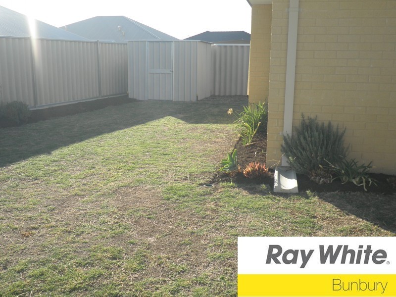 28 Mooralup Turn, Dalyellup WA 6230