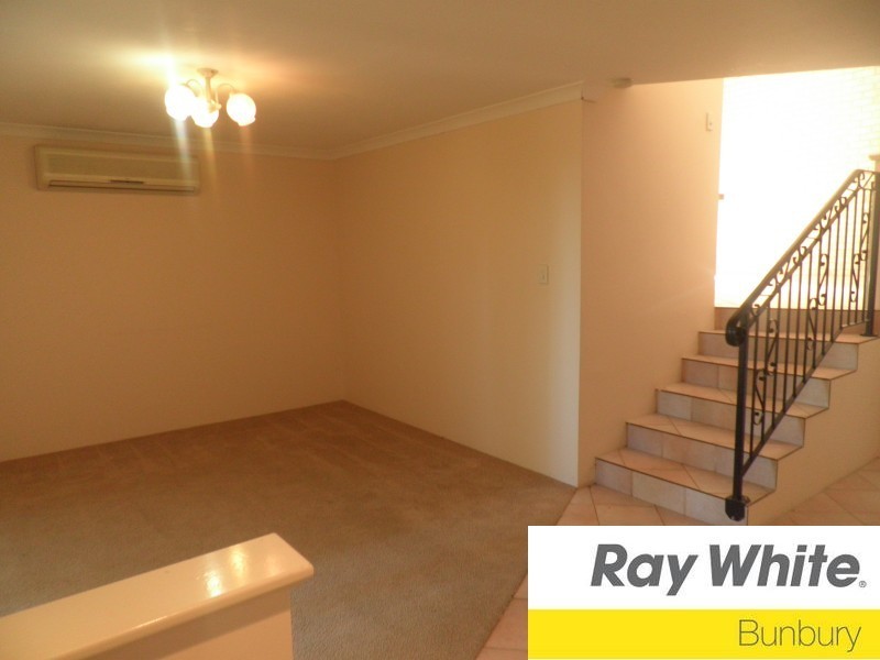24 Winthrop Avenue, College Grove WA 6230