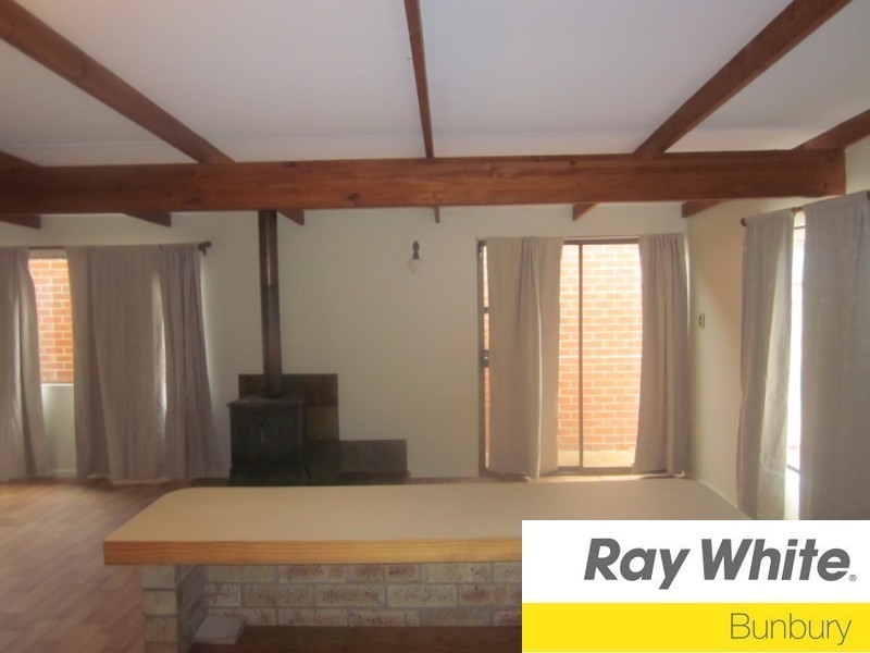 8 Woodrow Street, Bunbury WA 6230