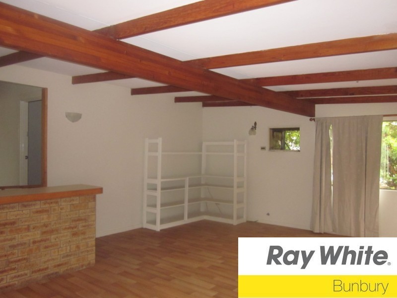 8 Woodrow Street, Bunbury WA 6230