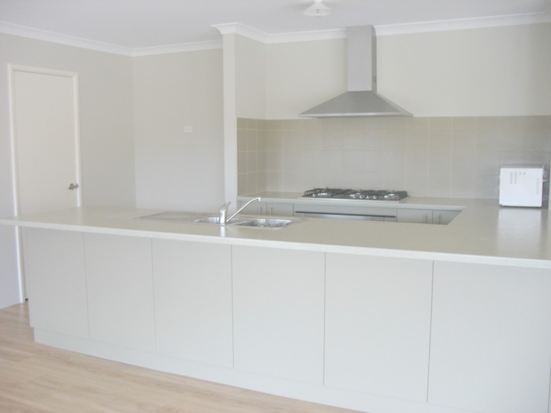 11 Sadler Circuit, Australind WA 6233