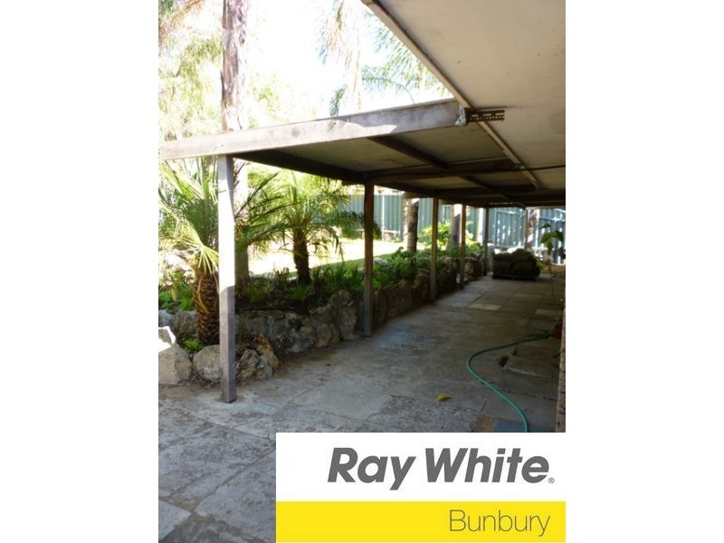 8 Clewlow Court, Withers WA 6230