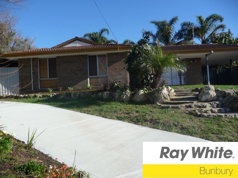 8 Clewlow Court, Withers WA 6230