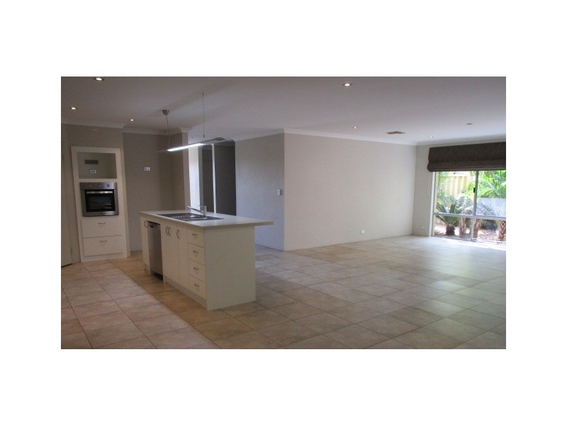 58 Millbridge Boulevard, Millbridge WA 6232