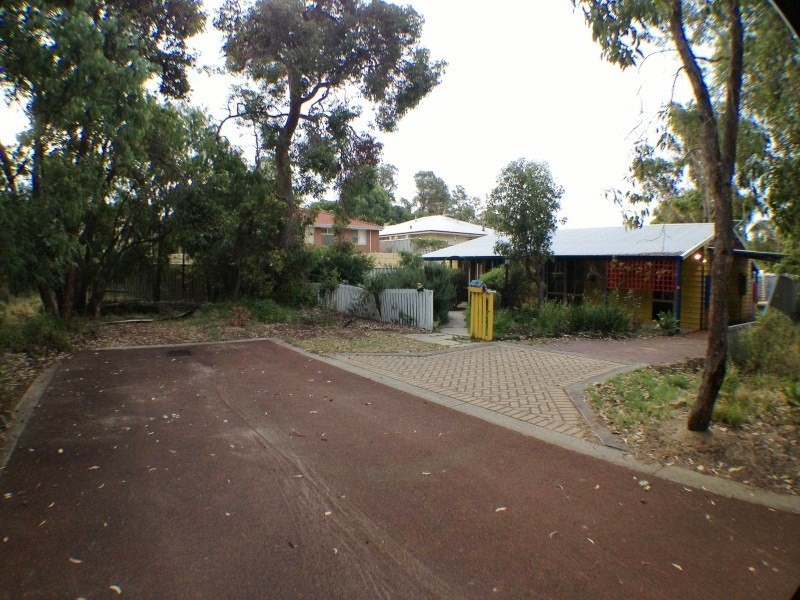 16 St Peters Green, College Grove WA 6230