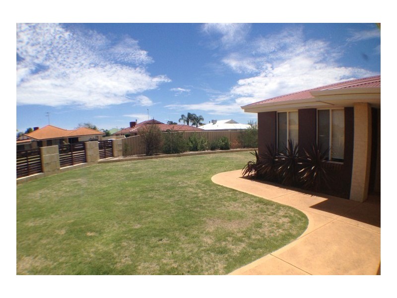 1 Cleveland Bay Avenue, Eaton WA 6232