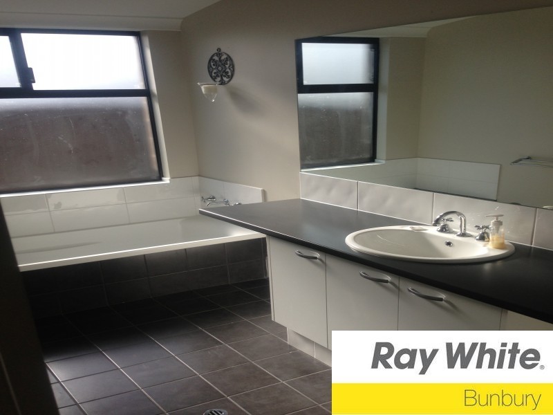 25 Epidote Loop, Dalyellup WA 6230