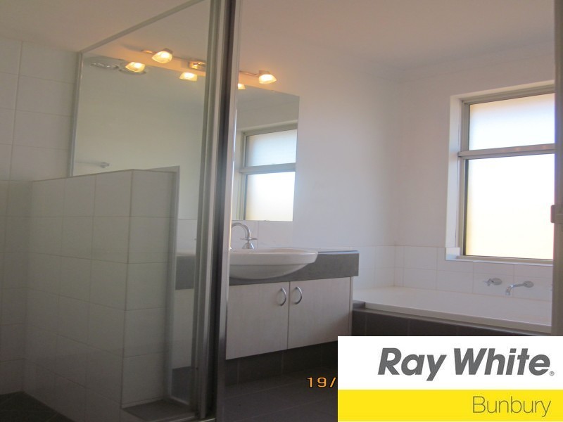 169 Braidwood Drive, Australind WA 6233