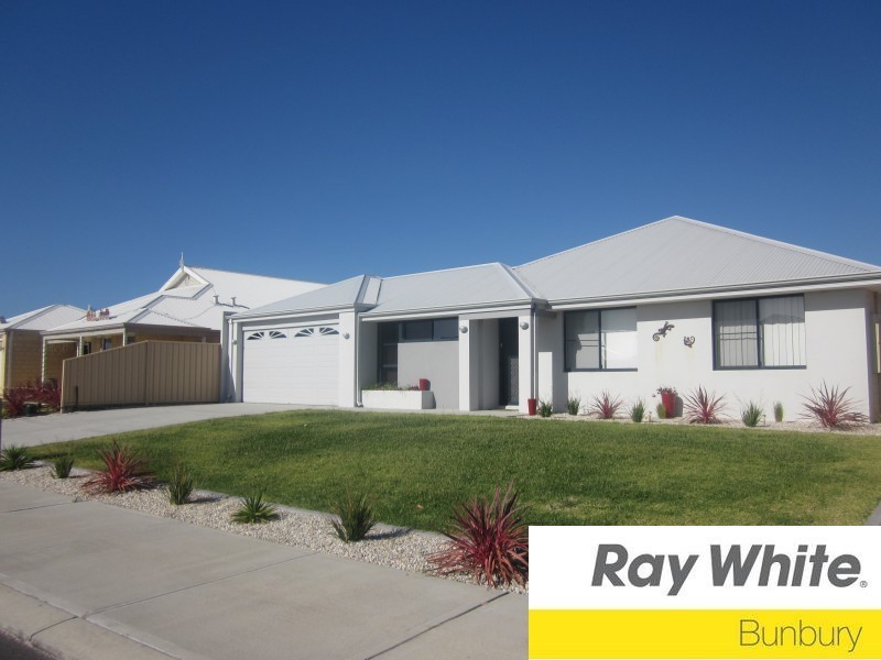 169 Braidwood Drive, Australind WA 6233