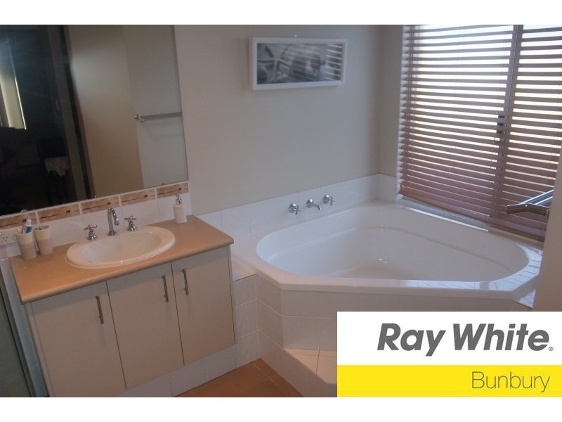 6 Kelston Way, Australind WA 6233