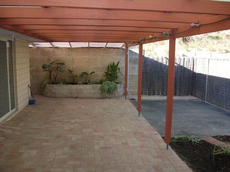 4 Sloan Court, Withers WA 6230