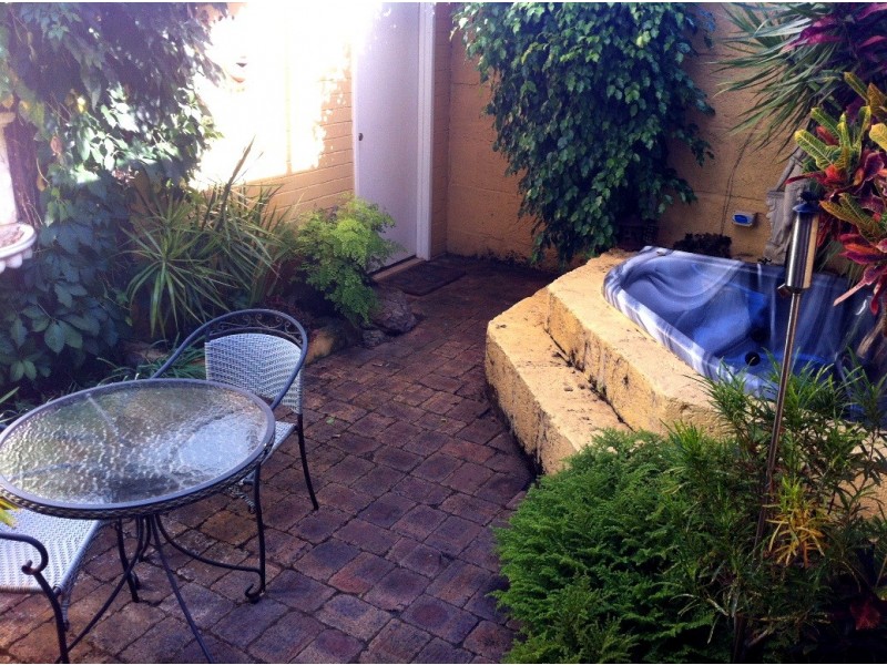 12 Mossop Street, South Bunbury WA 6230