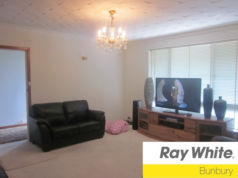 39 Hoylake Avenue, Bunbury WA 6230