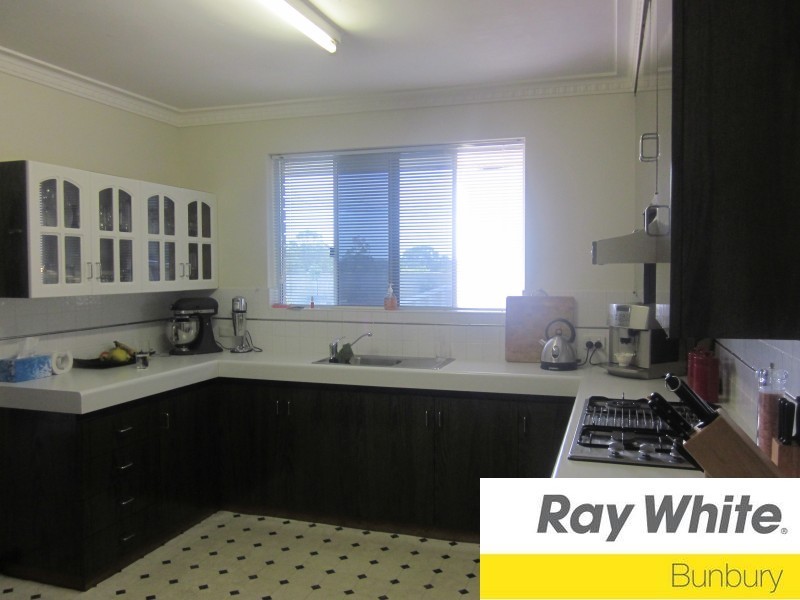 39 Hoylake Avenue, Bunbury WA 6230