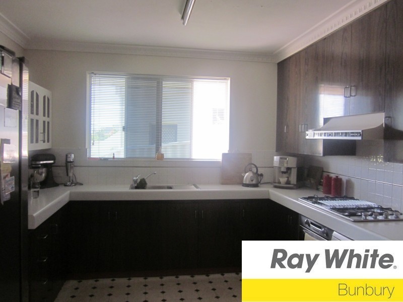 39 Hoylake Avenue, Bunbury WA 6230