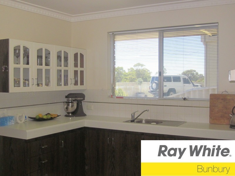 39 Hoylake Avenue, Bunbury WA 6230