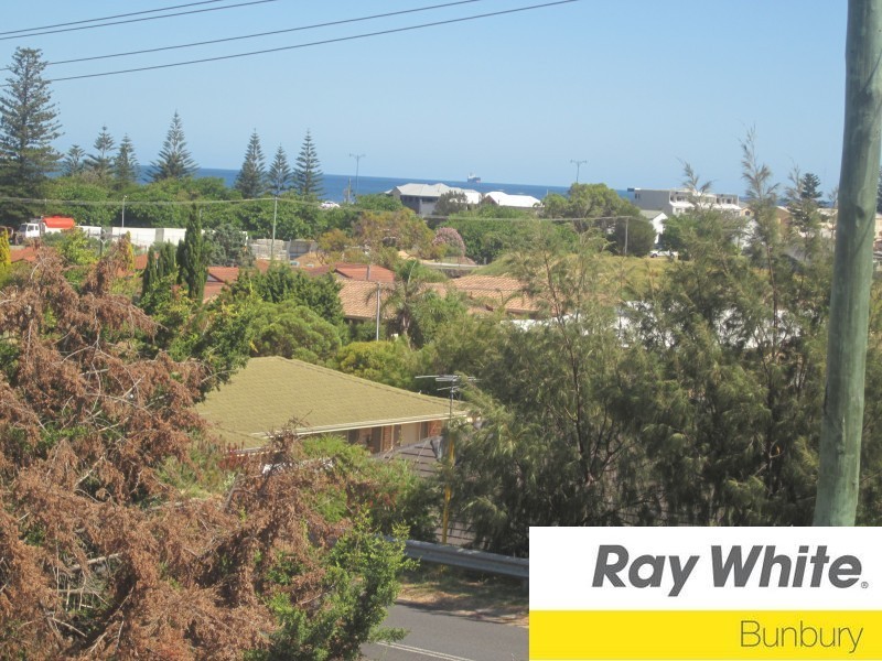 39 Hoylake Avenue, Bunbury WA 6230