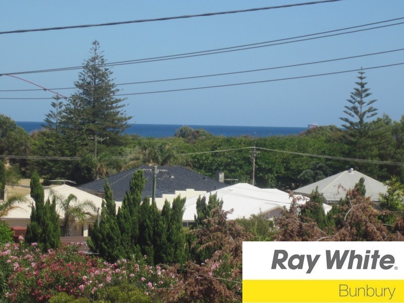 39 Hoylake Avenue, Bunbury WA 6230