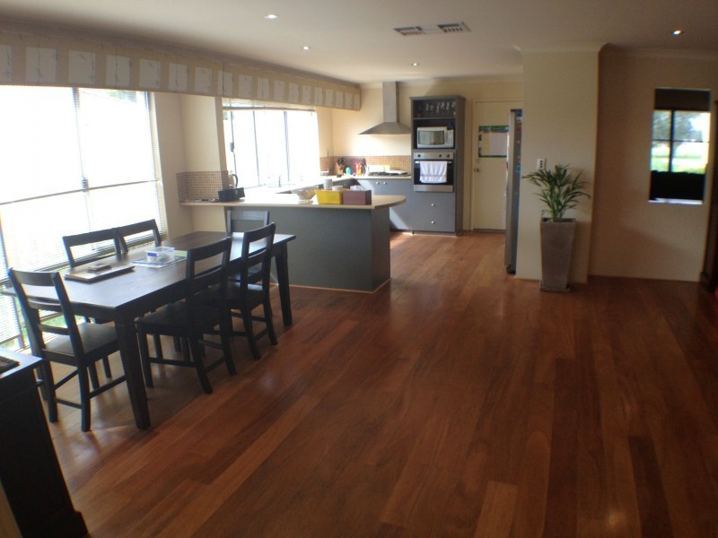 156 Dalyellup Boulevard, Dalyellup WA 6230