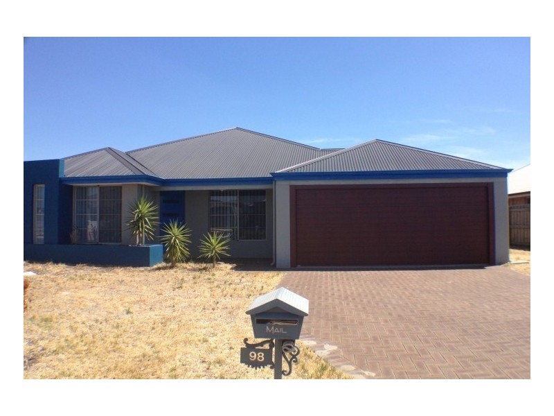 98 Barton Drive, Australind WA 6233