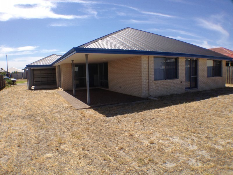 98 Barton Drive, Australind WA 6233