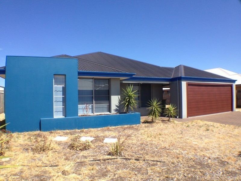98 Barton Drive, Australind WA 6233