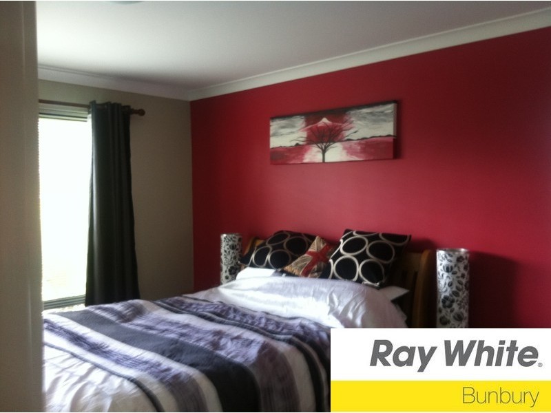 94 Hornibrook Road, Dalyellup WA 6230