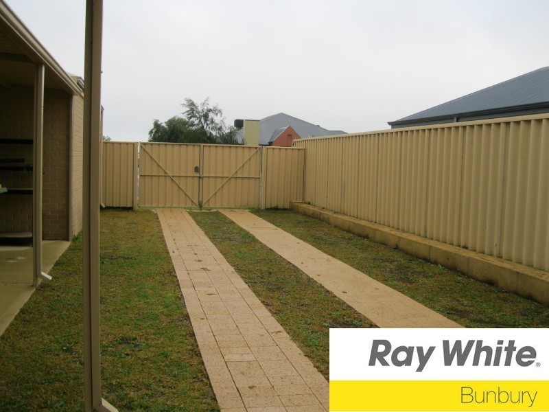 105 Hornibrook Road, Dalyellup WA 6230