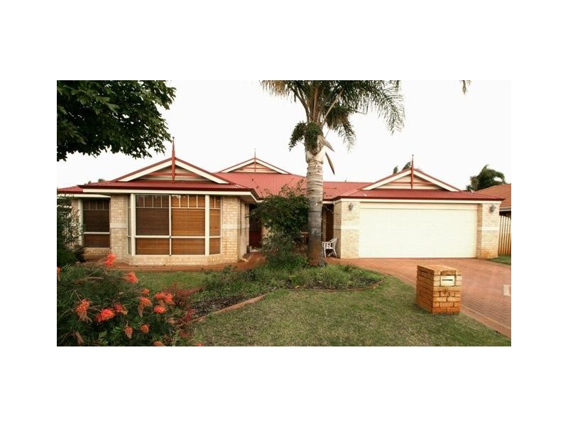 33 Barton Drive, Australind WA 6233