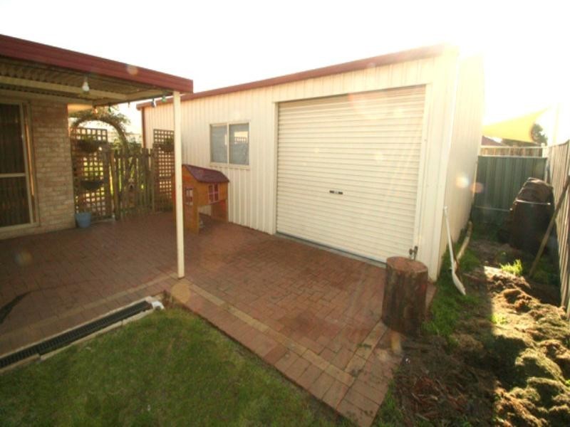 33 Barton Drive, Australind WA 6233
