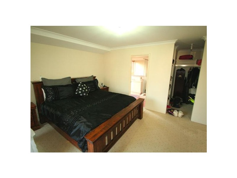 33 Barton Drive, Australind WA 6233