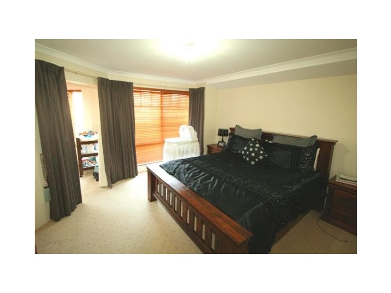 33 Barton Drive, Australind WA 6233