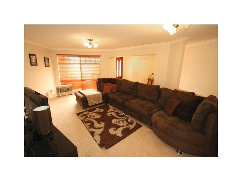 33 Barton Drive, Australind WA 6233