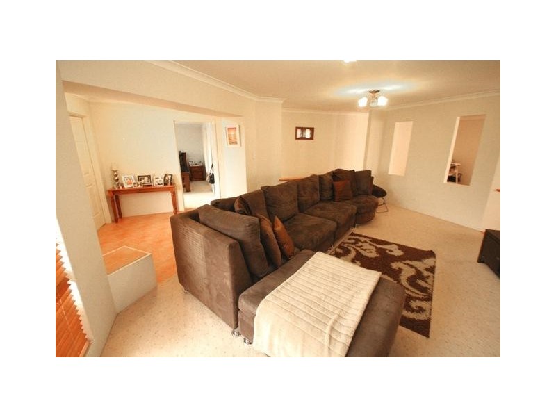 33 Barton Drive, Australind WA 6233