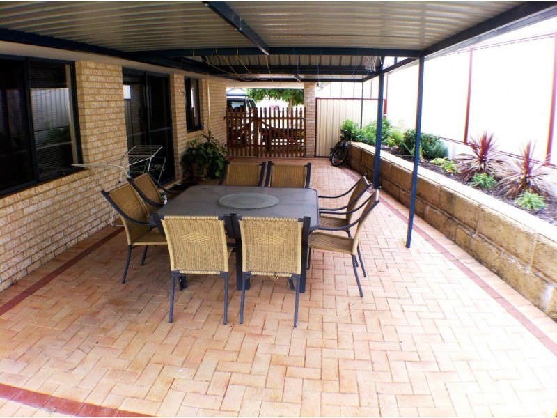 8 Butcherbird Road, Harvey WA 6220
