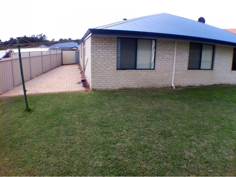 8 Butcherbird Road, Harvey WA 6220