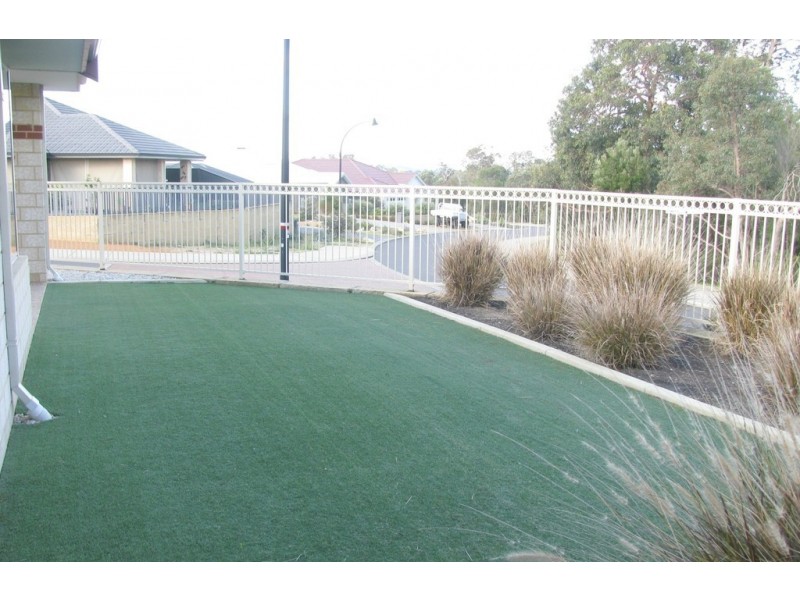 10 Pomeroy Boulevard, Australind WA 6233